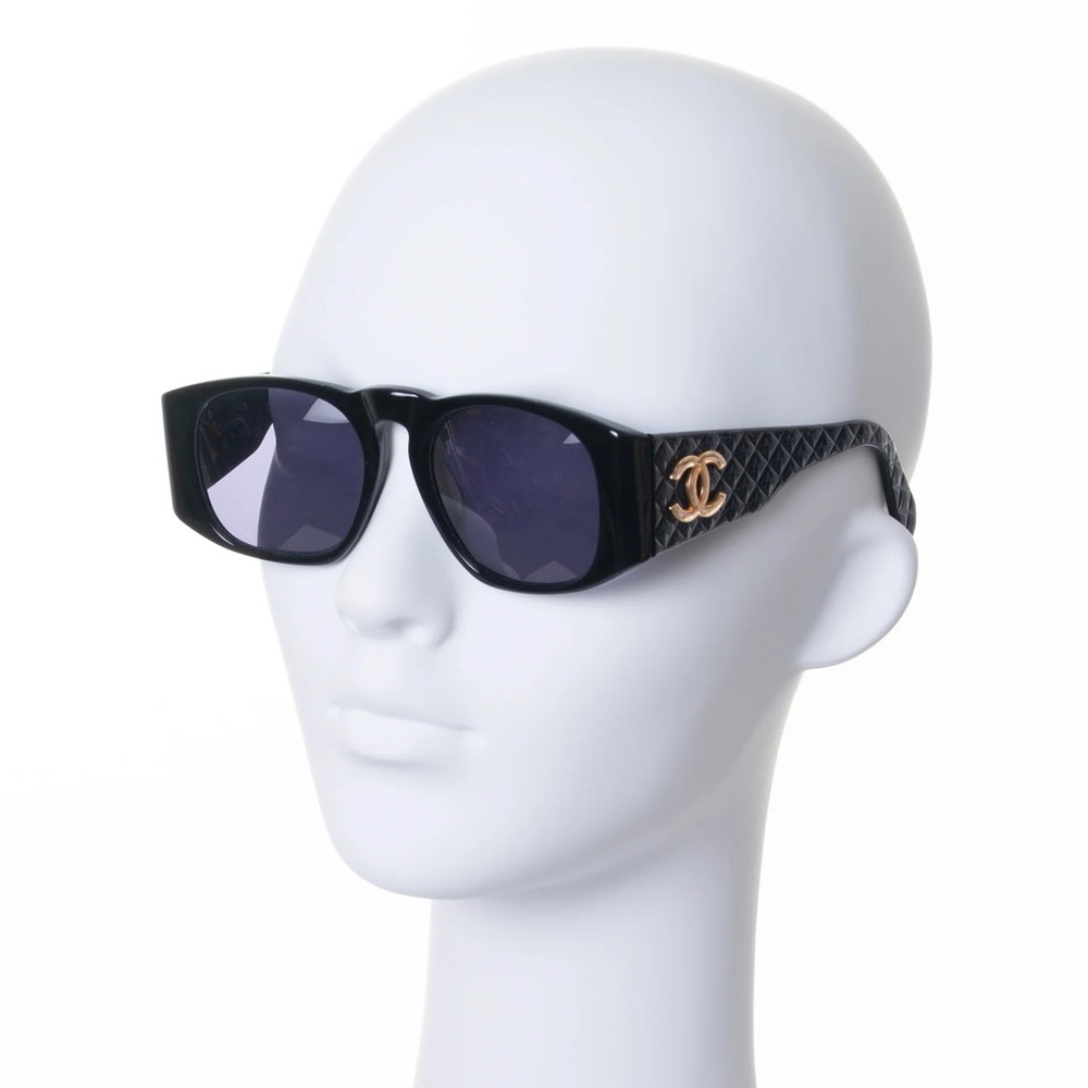 Auth Chanel Vintage Quilted CC Logo Black Sunglasses *For Small face frames*
